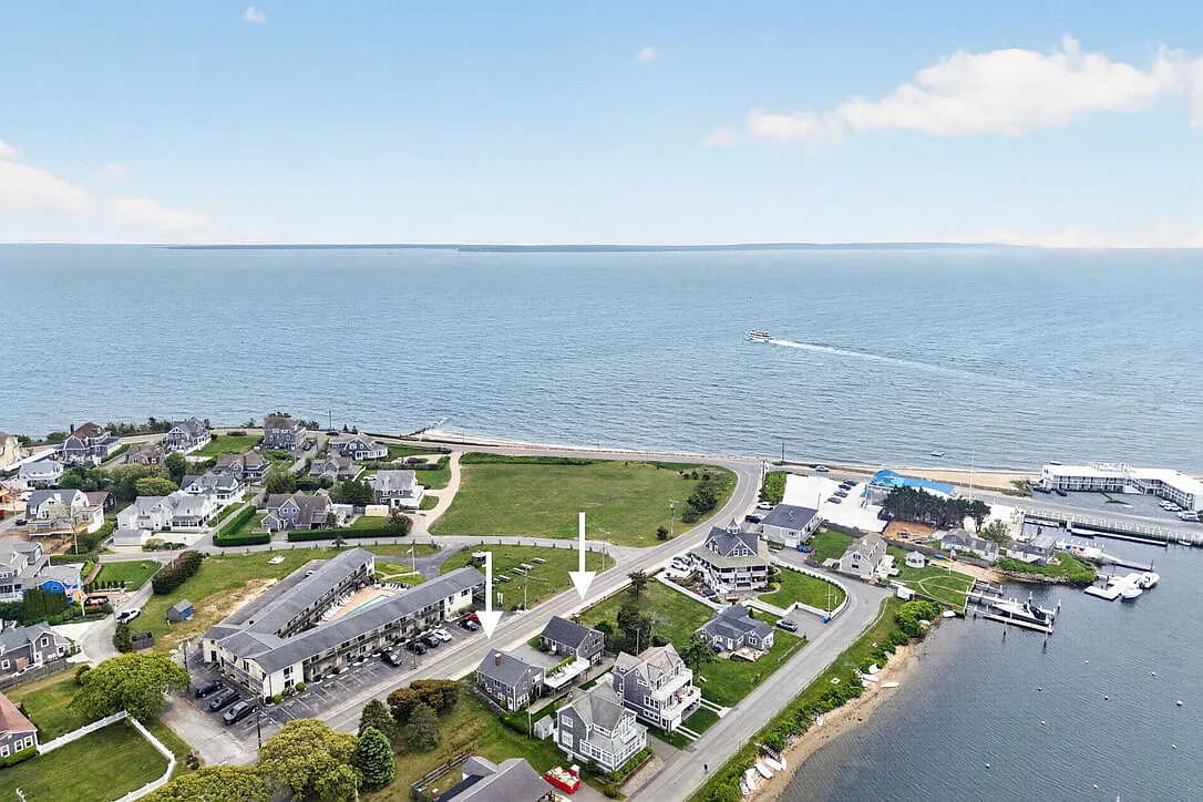 426 Grand Avenue, Falmouth