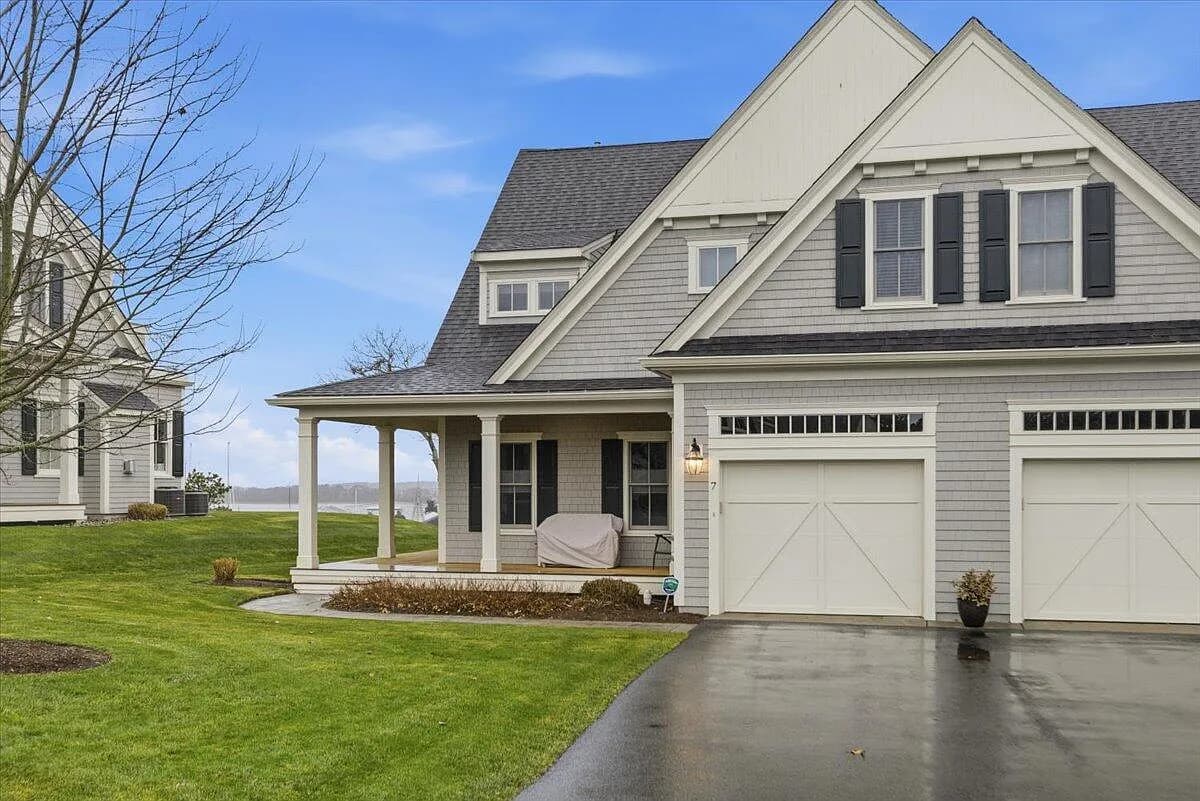 1090 Shore Road #7, Cataumet