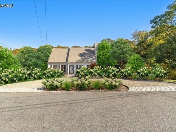40 Waterfield Road, Osterville