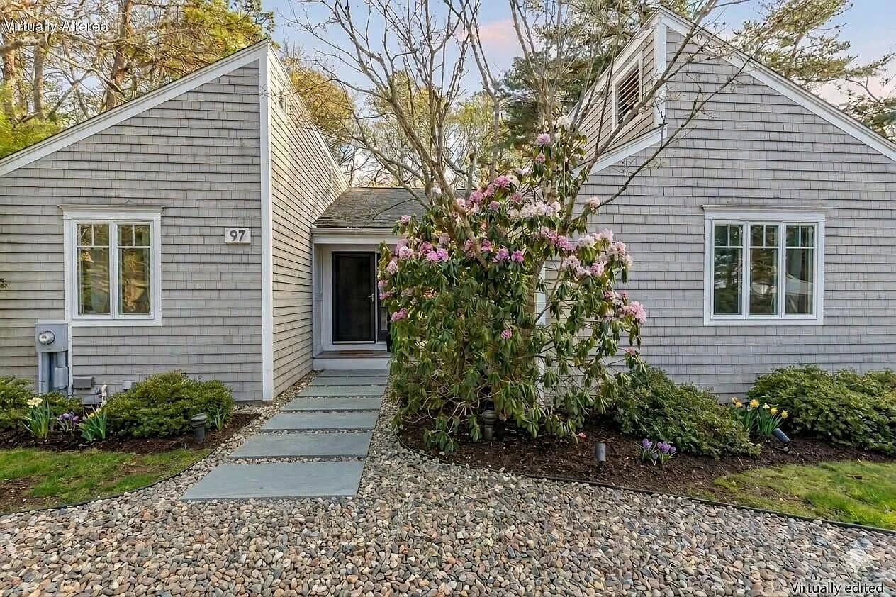 97 Walton Heath Way, Mashpee