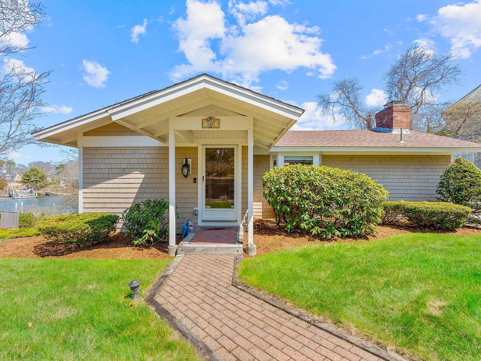 160 Waterway - Photo 2