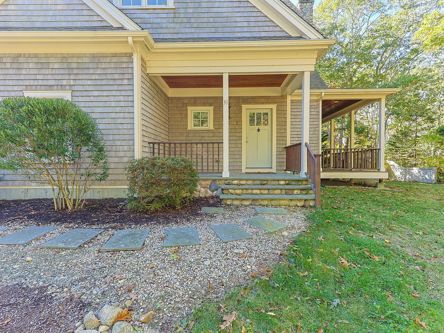 39 Upland Avenue - Photo 1