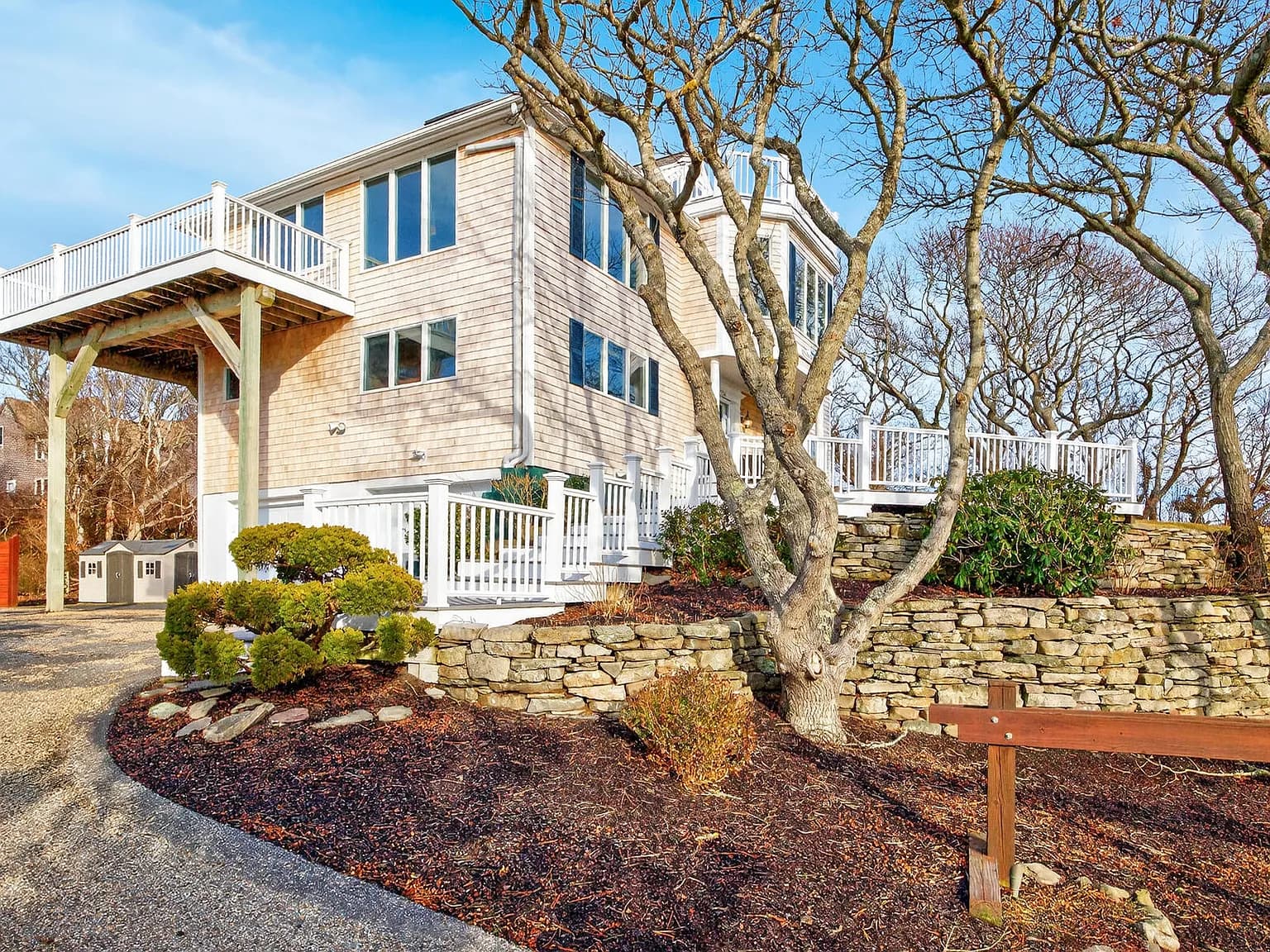 724 Commercial Street - Photo 1