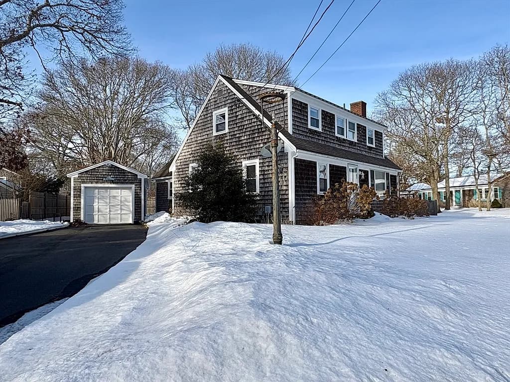 50 Redwood Ln, Barnstable