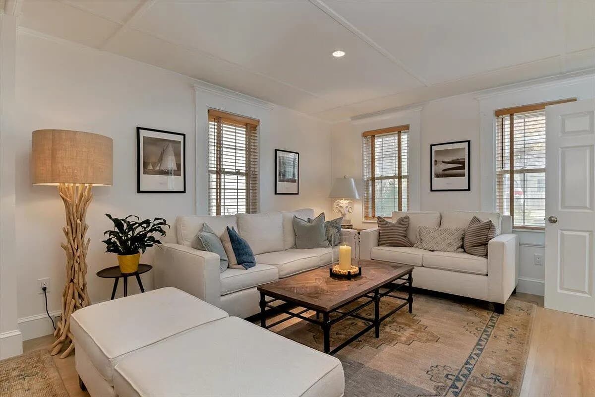 44 Commercial Street - Photo 1