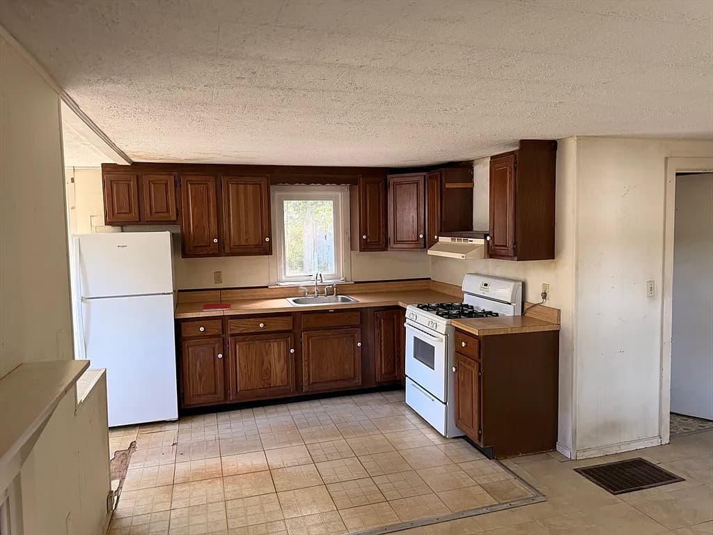 16 Lake Rd - Photo 2