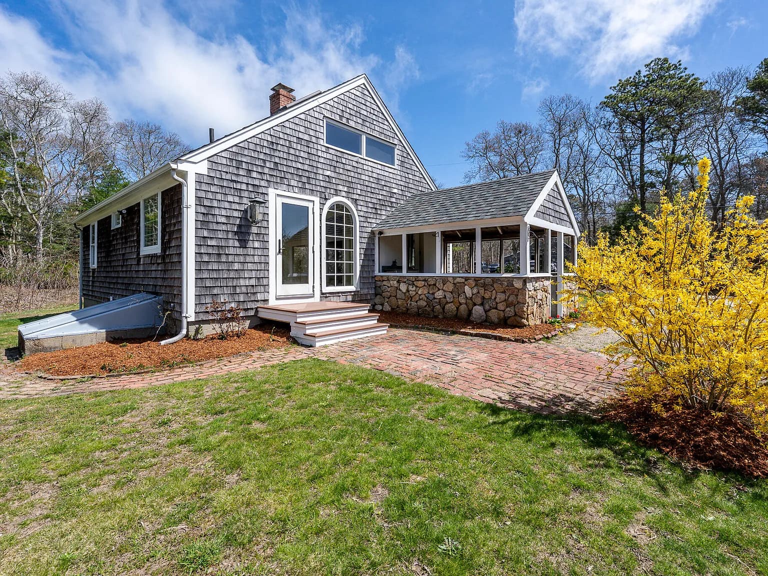 45 Old Phinney's Lane, Barnstable