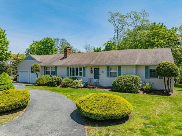 27 Cherub Lane, South Yarmouth
