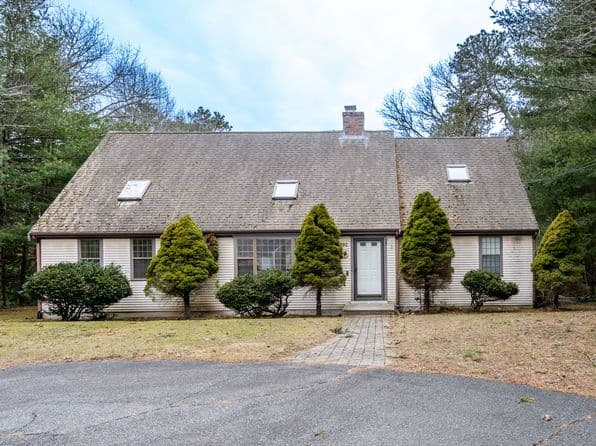 192 Sandy Valley Road, Marstons Mills