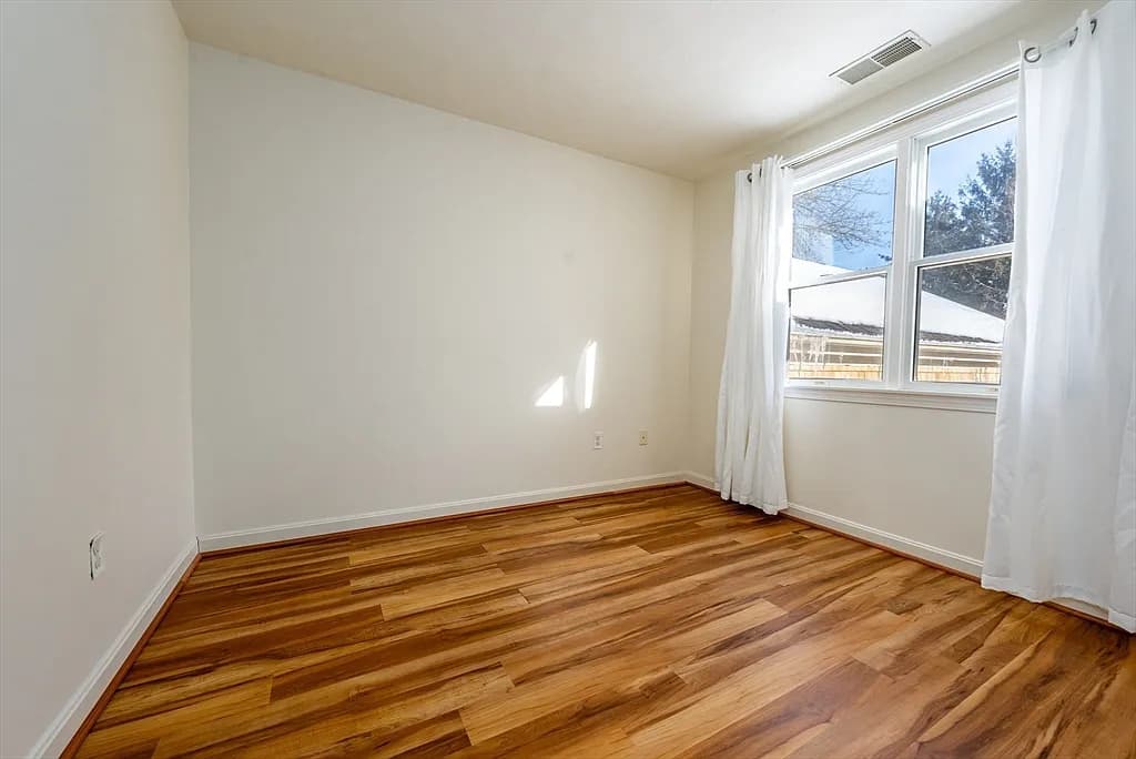 8 Oak Gln #N - Photo 5