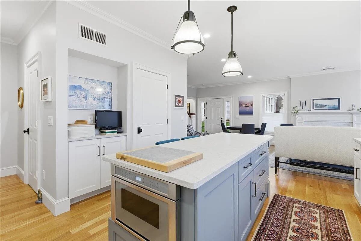 1090 Shore Road #7 - Photo 6