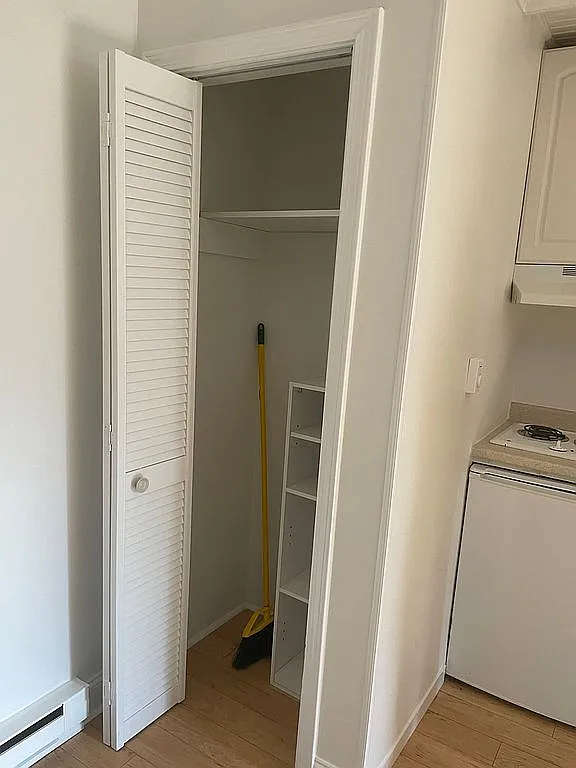 230 Gosnold St #8C - Photo 1