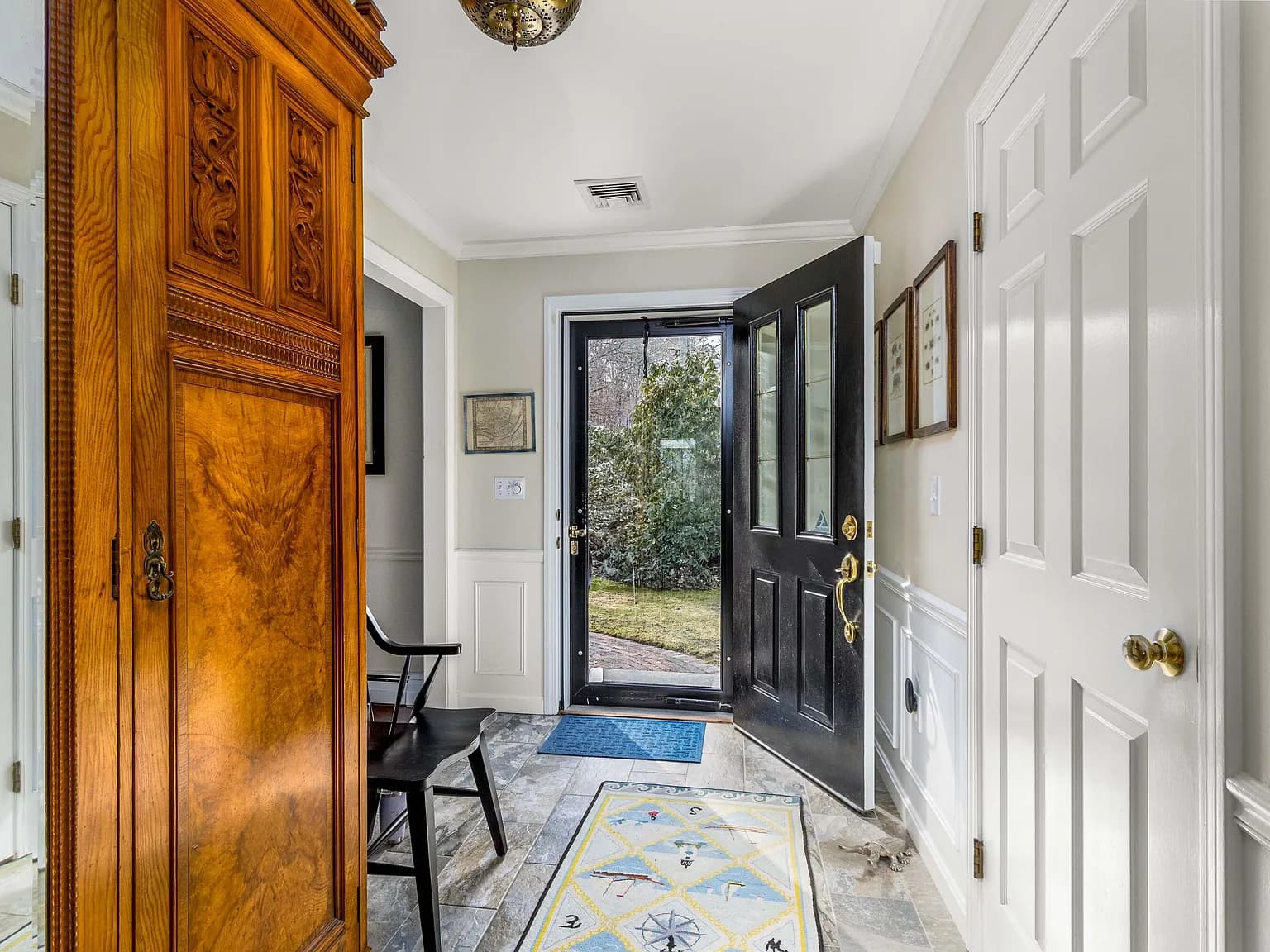 218 Oakmont Drive - Photo 1