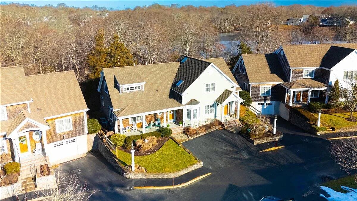 480 Main Street UNIT 13 - Photo 1