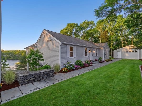 162 Main St, Barnstable