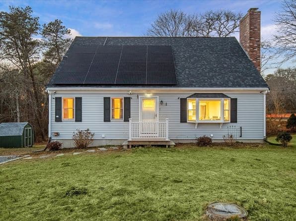 3 Muriel Ln, East Falmouth