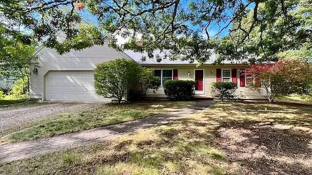 16 Commons Way, Brewster