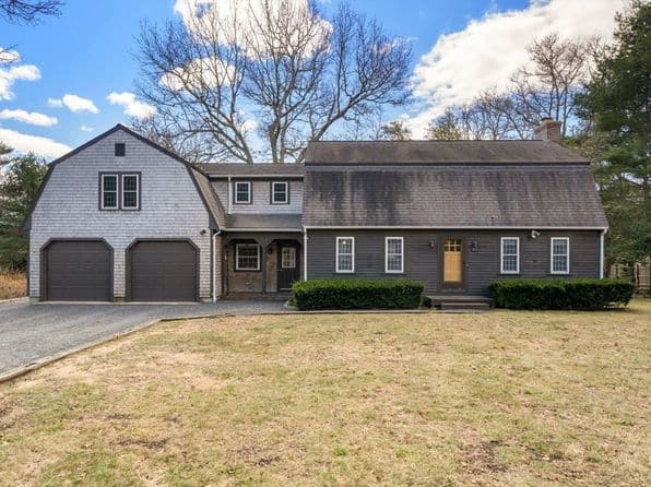 22 Pinecrest Dr, Forestdale