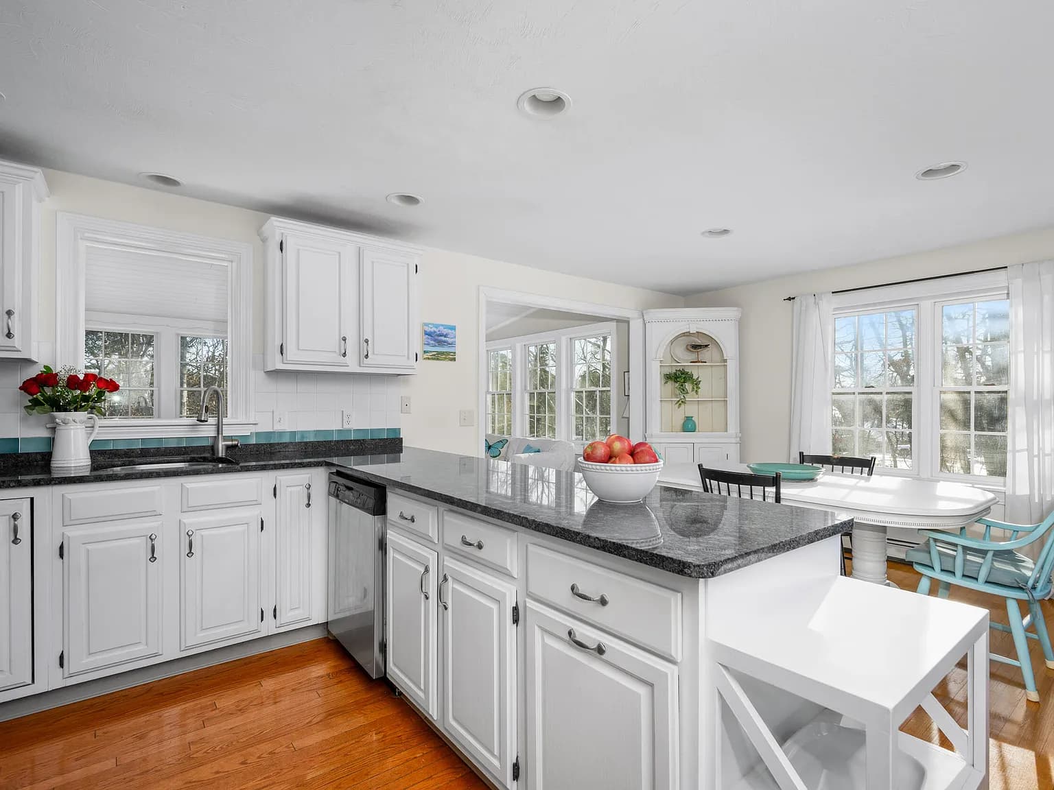 36 Island Street - Photo 2