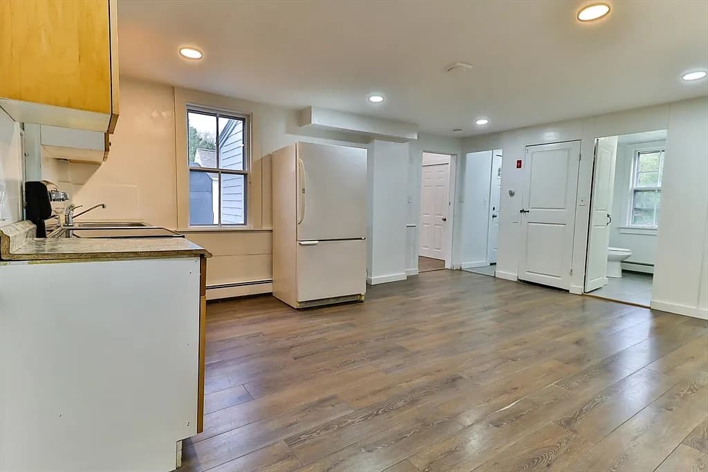 194 Main St - Photo 2