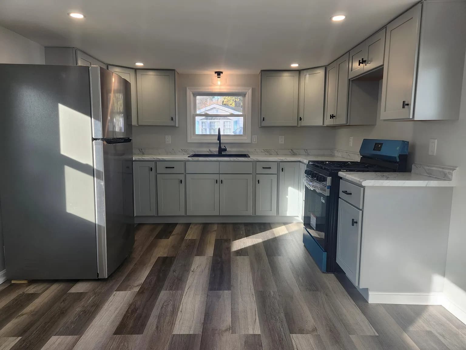 3 Fourth Avenue - Photo 6