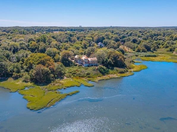 4390 Main St, Barnstable