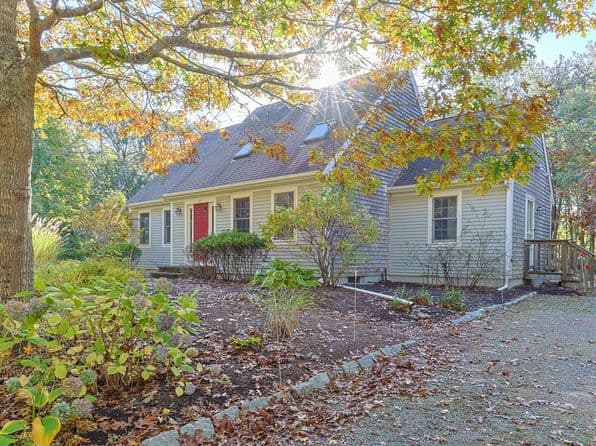 12 Parker Drive, North Truro