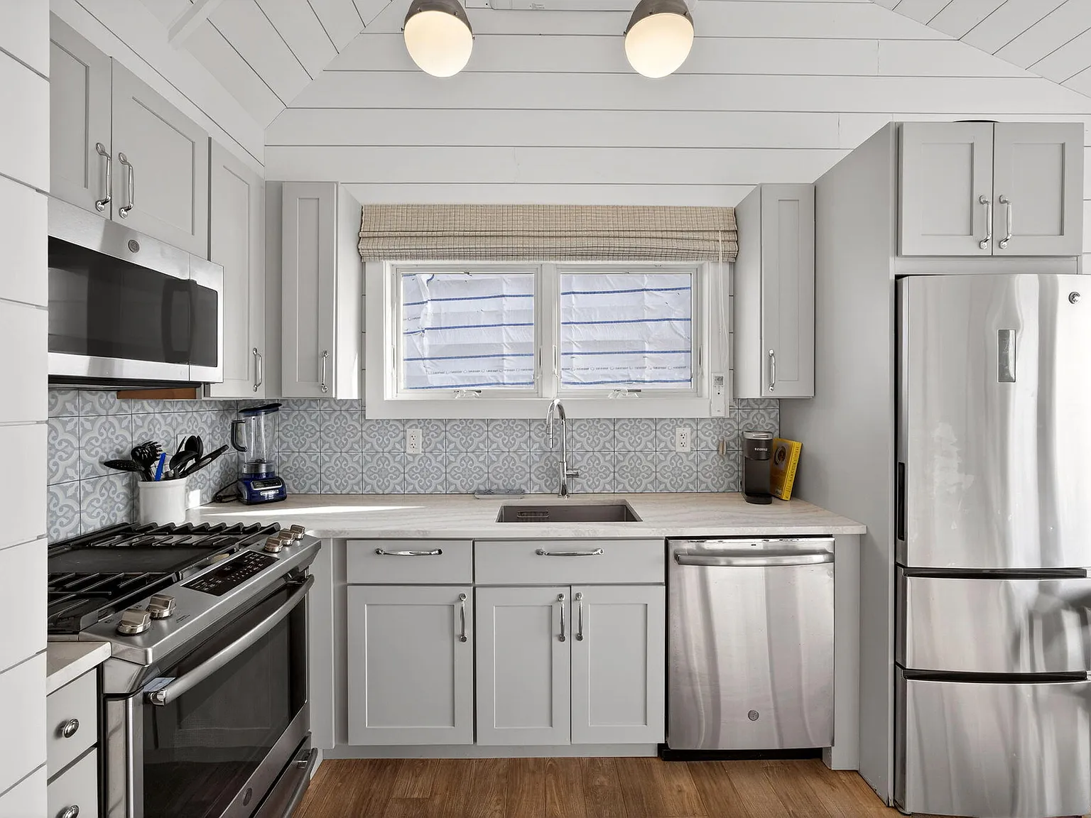 495 Commercial Street Unit 9 - Photo 3