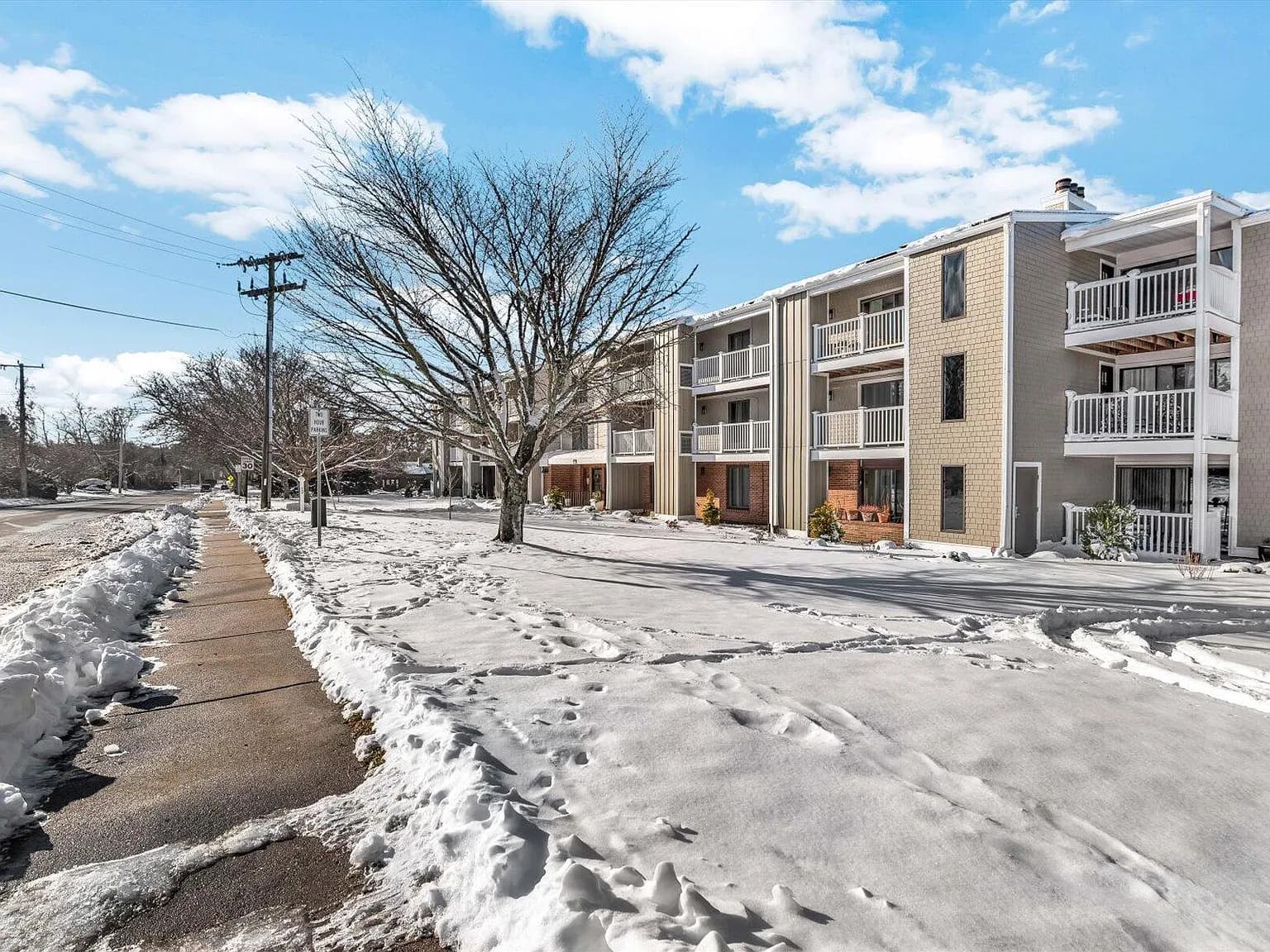 42 Old Colony Way APT 14 - Photo 1