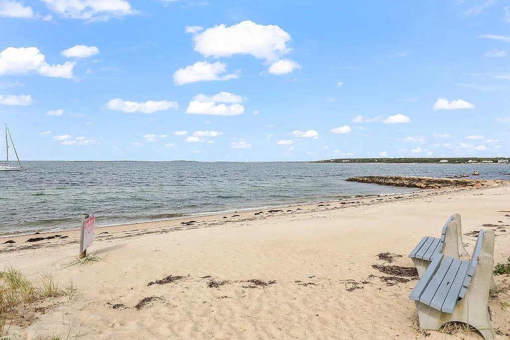 209 Waterside Drive - Photo 2