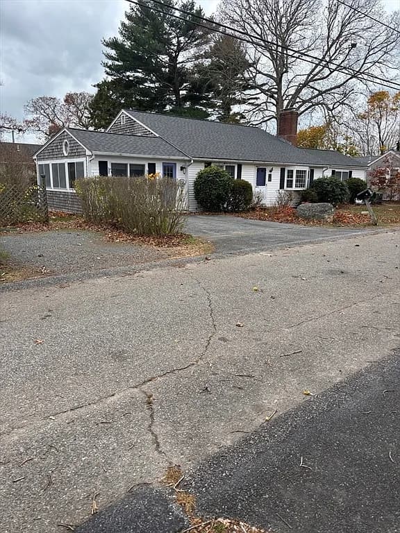 74 Hillside Ave, North Falmouth