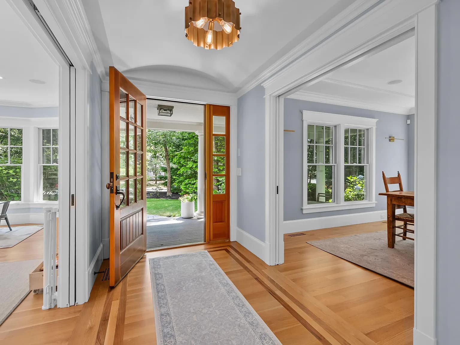 239 Oxford Drive - Photo 2