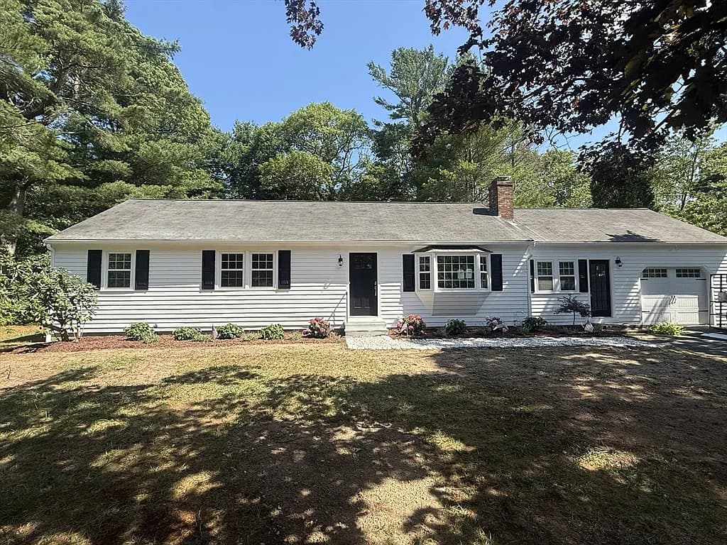 17 Hadrada Ln, Barnstable