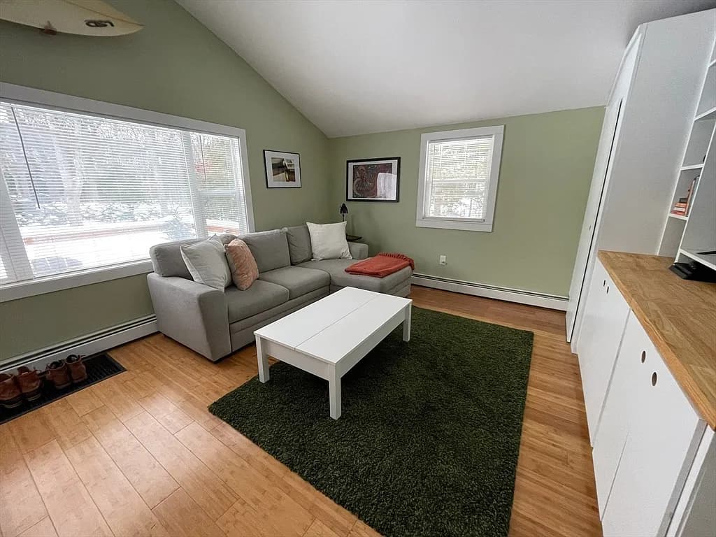 26 Highland St - Photo 3