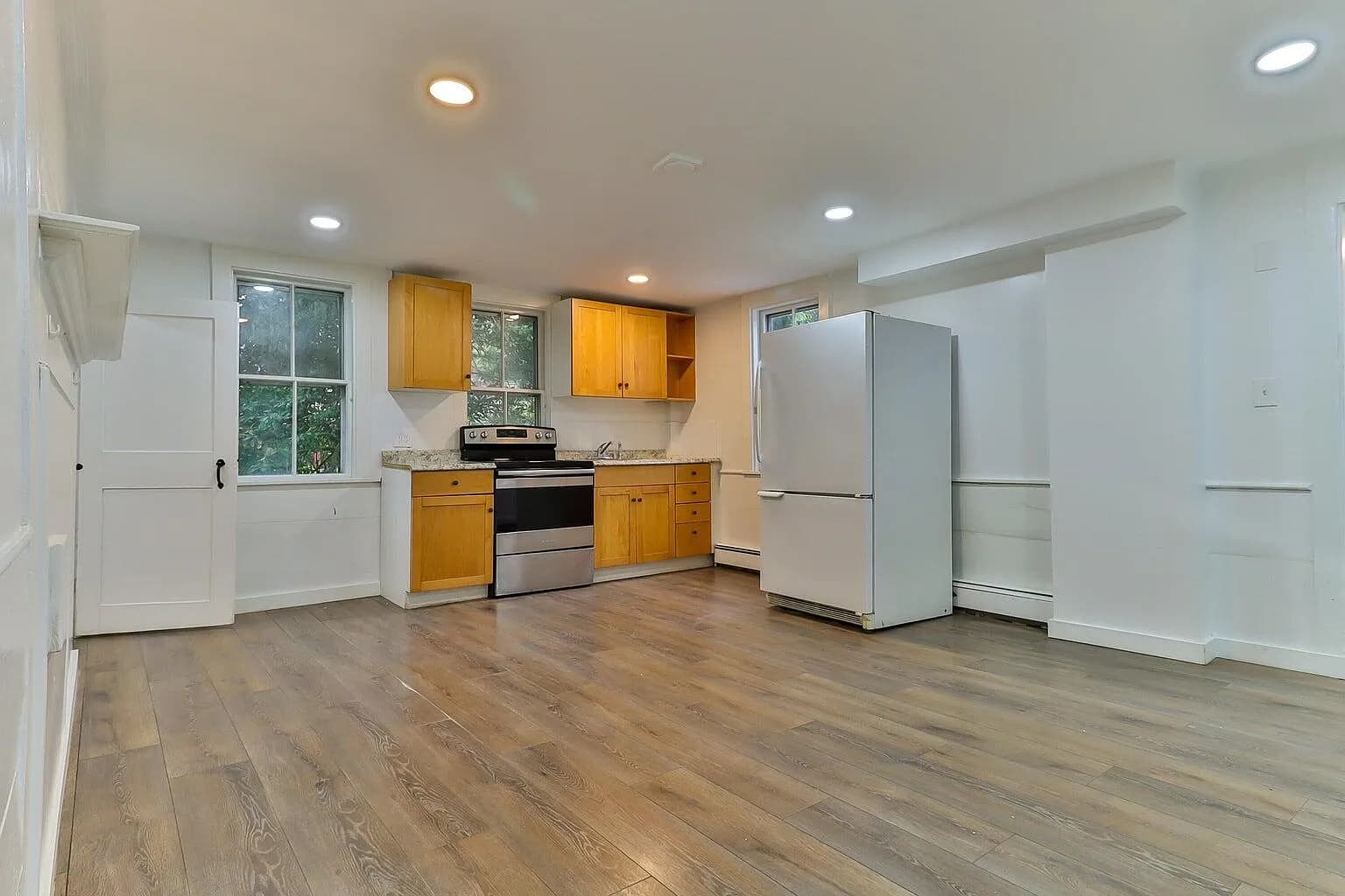 194 Main Street - Photo 3