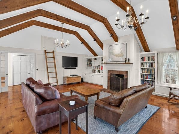 22 Winslow Drive, Orleans