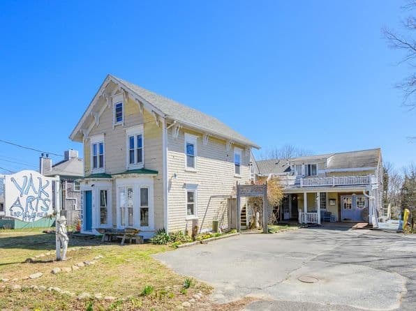 21 S Orleans Road, Orleans