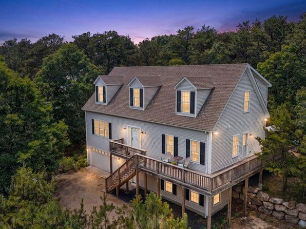 8 Leeward Passage, Truro
