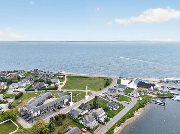 424 424/426 Grand Ave, Falmouth