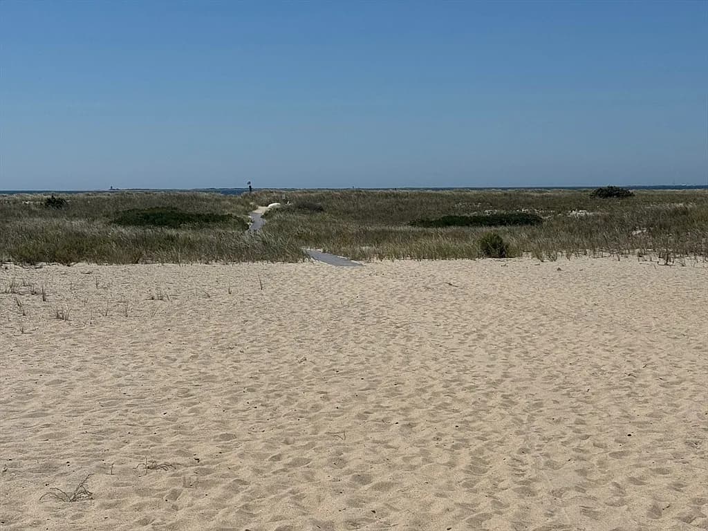 658 Shore Rd #8 - Photo 3