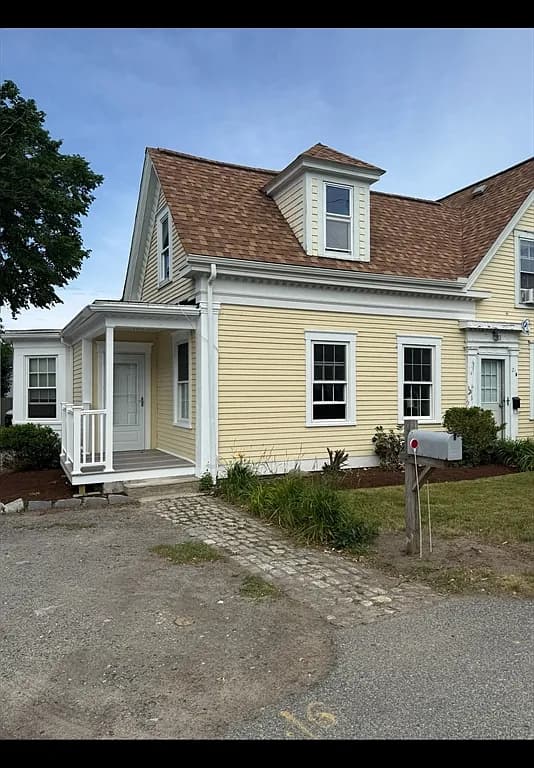 21 Pleasant St #8, Barnstable