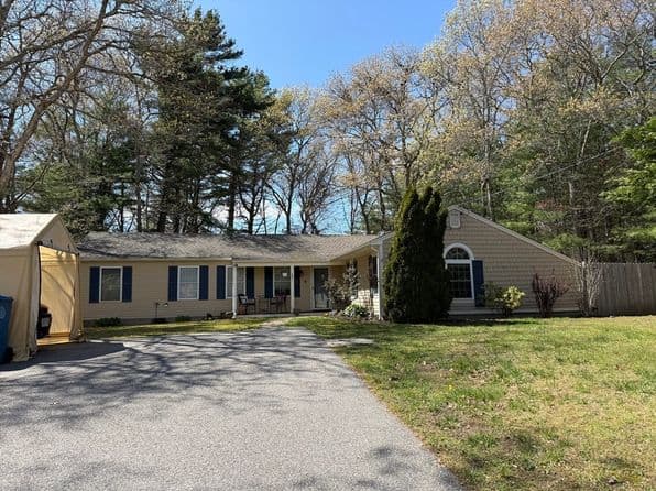 101 Brigantine Dr, East Falmouth
