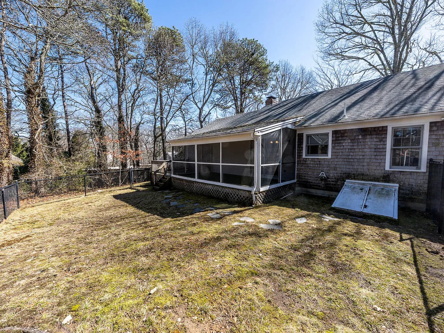 6 Clinton Drive - Photo 2