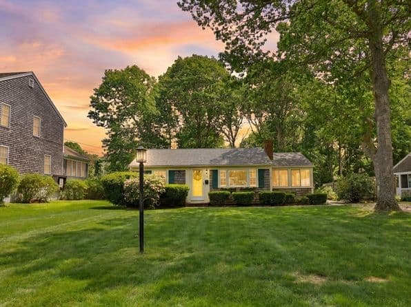 15 Squanto Rd, South Yarmouth