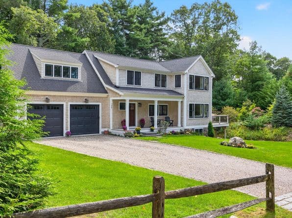 105 Bay Road, Cotuit