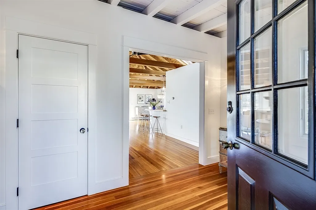 818 S Main St - Photo 4