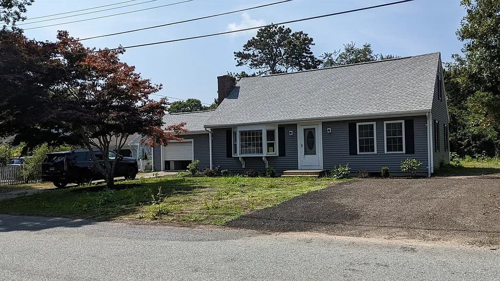 11 Bob O Link Ln, West Yarmouth