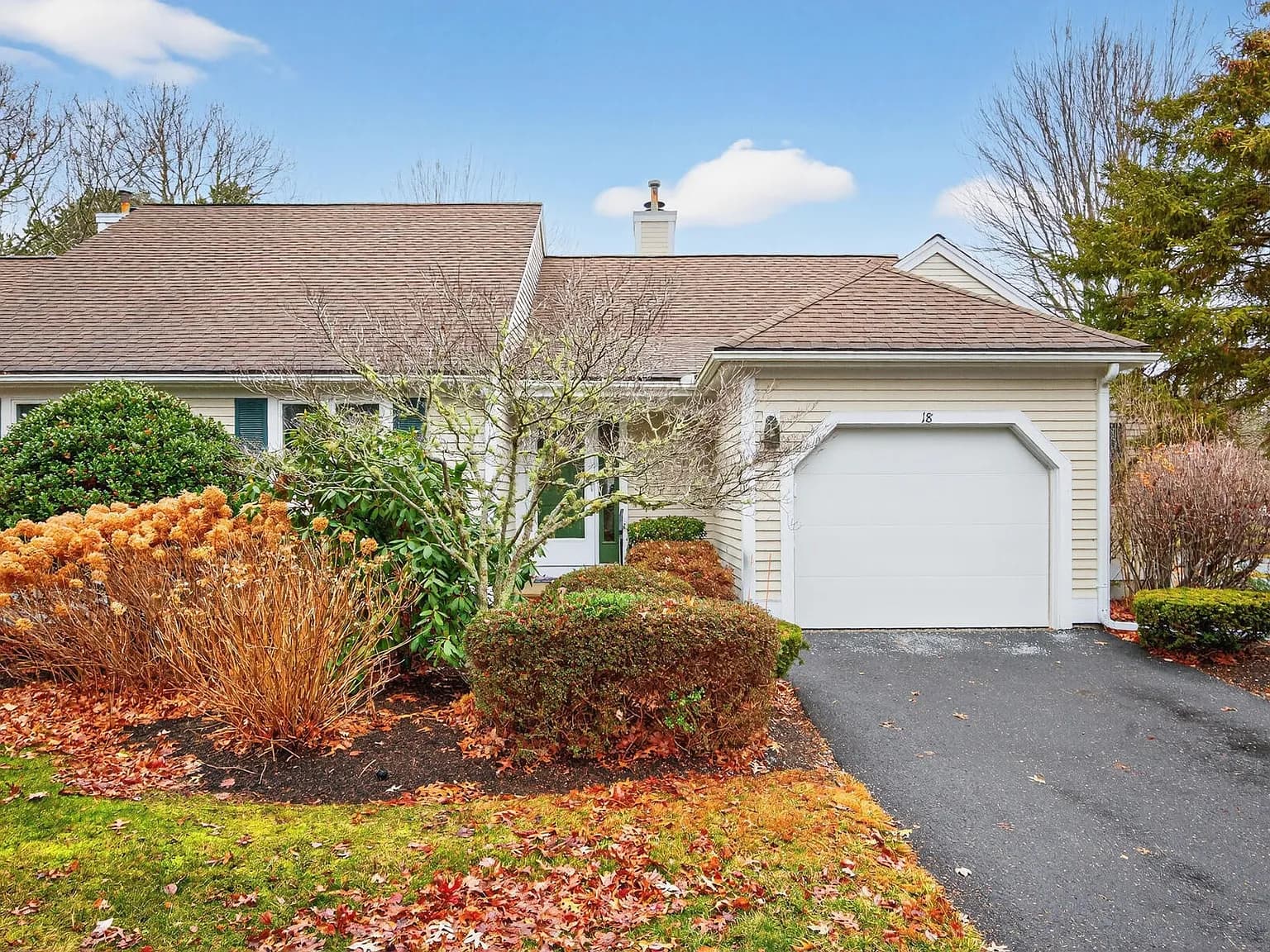 18 Windward Street UNIT 18 - Photo 3