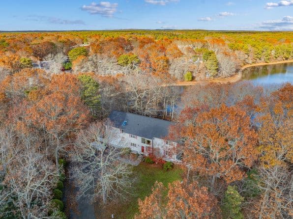 11 Elizabeth Lane, West Yarmouth