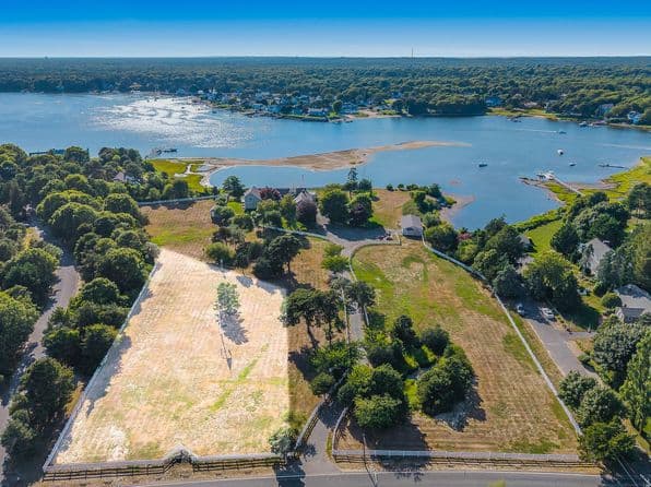 293 Main Street, South Dennis